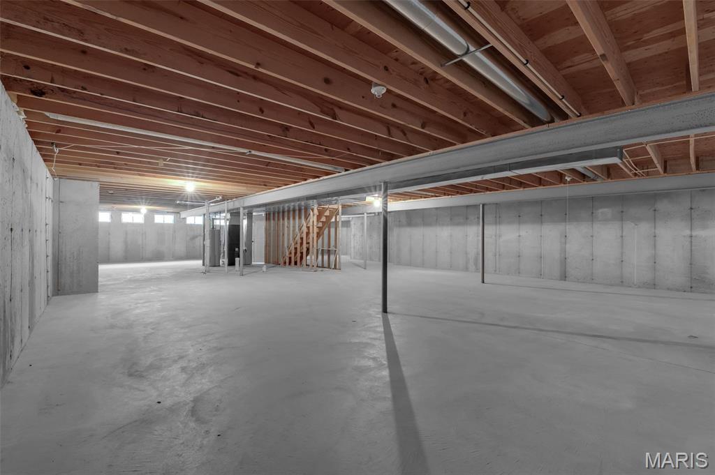 Stable Ridge Manor - Residential