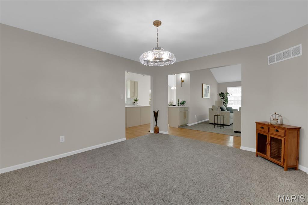 Stable Ridge Manor - Residential