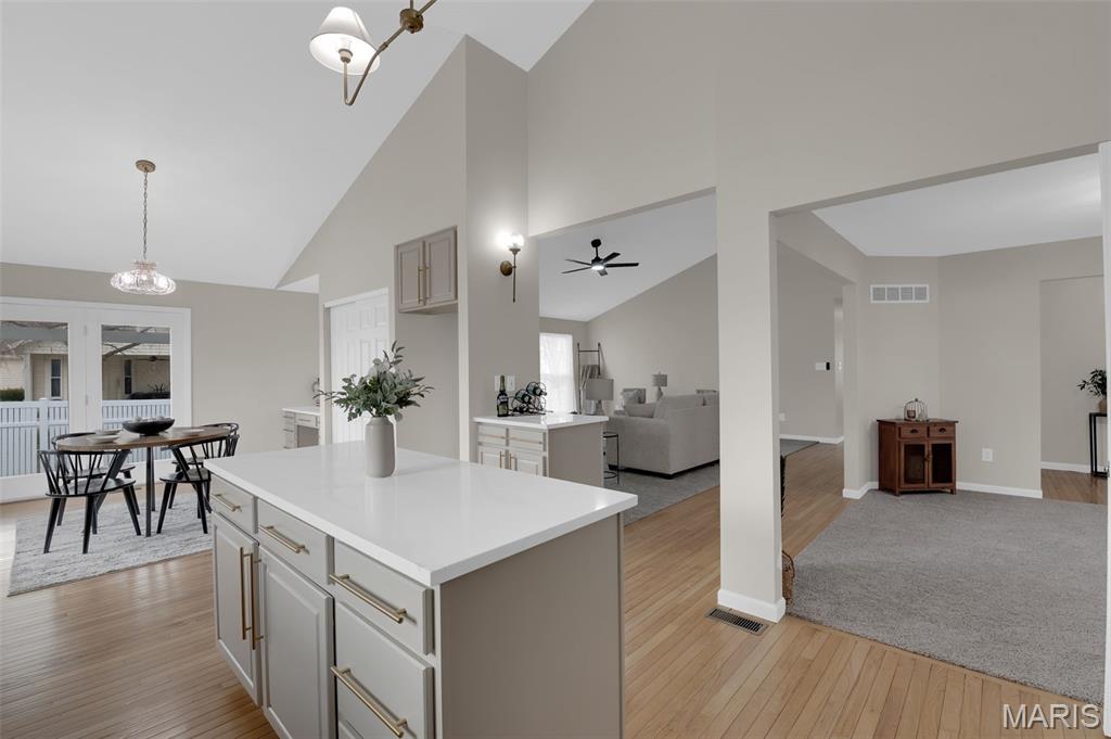 Stable Ridge Manor - Residential