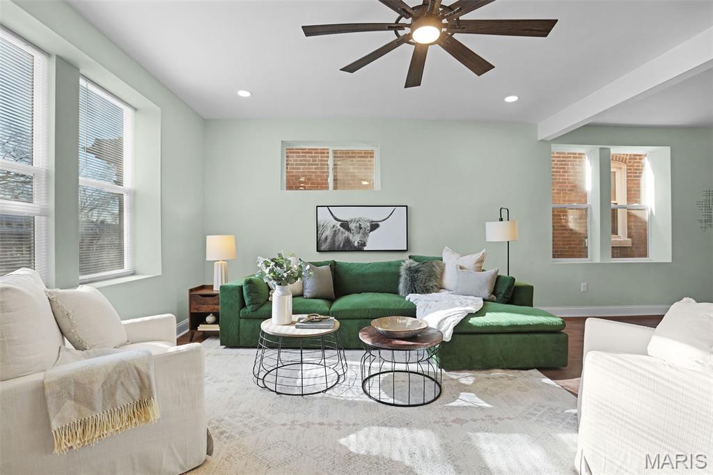 5027 S Grand Boulevard