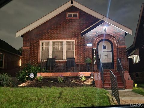 Photo of 5919 Summit Place, St Louis, MO 63147 (MLS # 26018973)