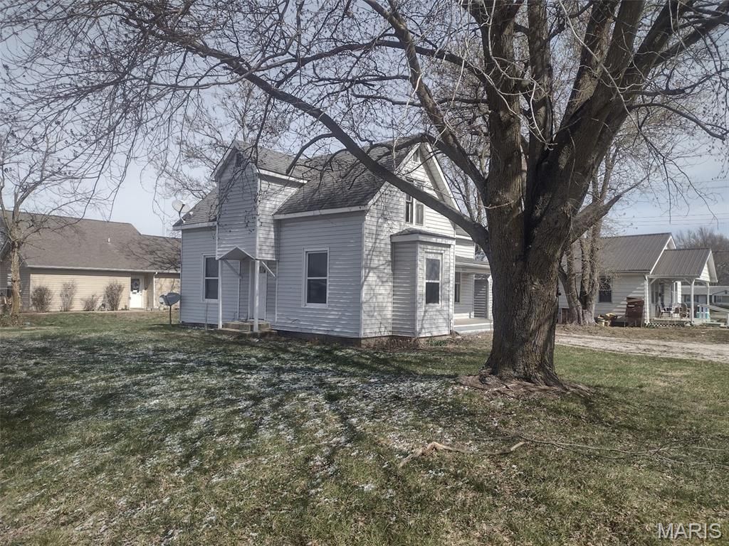 Photo of 702 N Allen Street, Montgomery City, MO 63361 (MLS # 26024371)