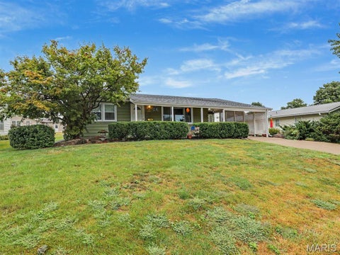 Tiny photo for 1015 Easy Street, Palmyra, MO 63461 (MLS # 26058466)