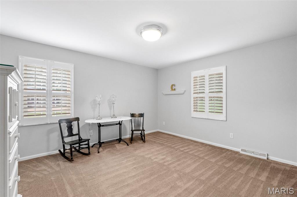 Creve Coeur, Missouri 63141, United States, 4 Bedrooms Bedrooms, ,4 BathroomsBathrooms,Residential,Pending,166414