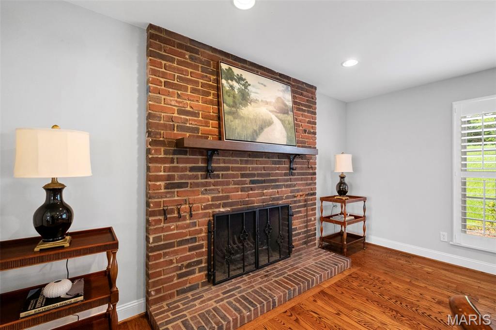 Creve Coeur, Missouri 63141, United States, 4 Bedrooms Bedrooms, ,4 BathroomsBathrooms,Residential,Pending,166414