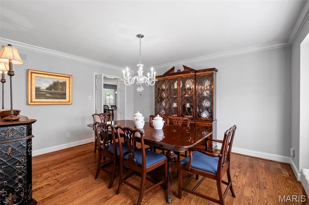 Creve Coeur, Missouri 63141, United States, 4 Bedrooms Bedrooms, ,4 BathroomsBathrooms,Residential,Pending,166414