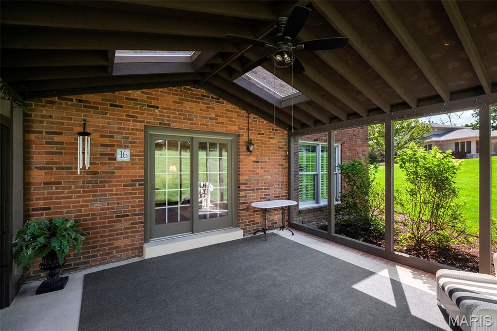 Creve Coeur, Missouri 63141, United States, 4 Bedrooms Bedrooms, ,4 BathroomsBathrooms,Residential,Pending,166414