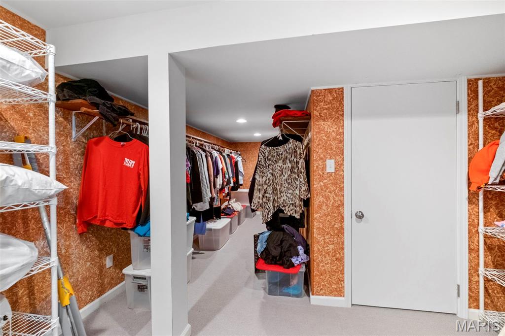 Creve Coeur, Missouri 63141, United States, 4 Bedrooms Bedrooms, ,4 BathroomsBathrooms,Residential,Pending,166414