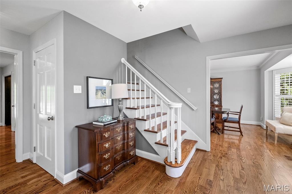 Creve Coeur, Missouri 63141, United States, 4 Bedrooms Bedrooms, ,4 BathroomsBathrooms,Residential,Pending,166414