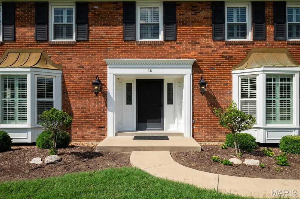 Creve Coeur, Missouri 63141, United States, 4 Bedrooms Bedrooms, ,4 BathroomsBathrooms,Residential,Pending,166414