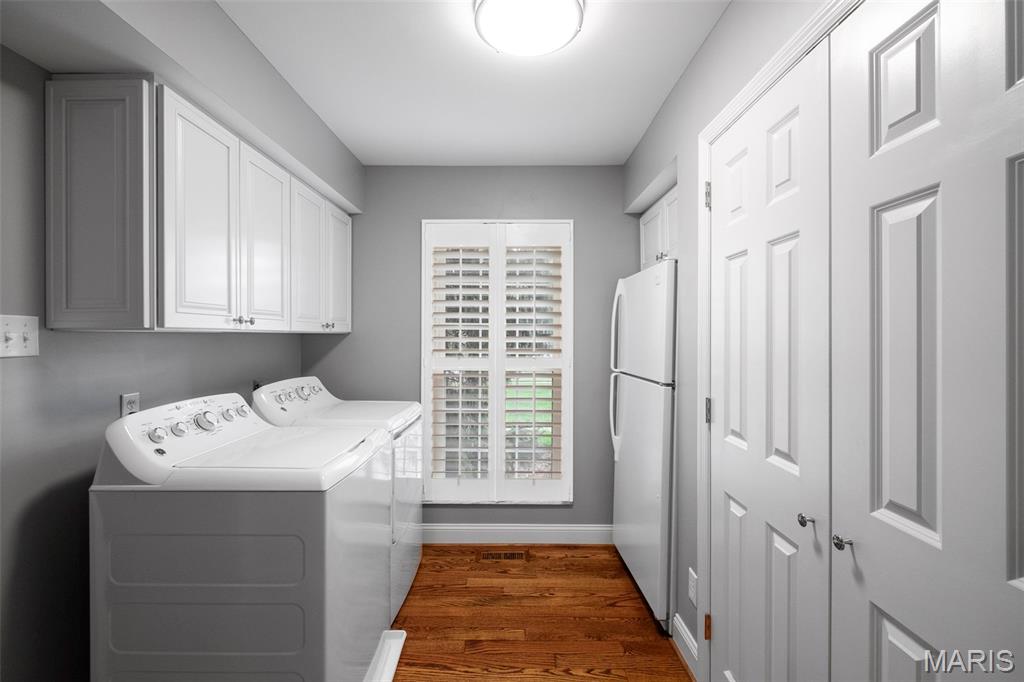 Creve Coeur, Missouri 63141, United States, 4 Bedrooms Bedrooms, ,4 BathroomsBathrooms,Residential,Pending,166414