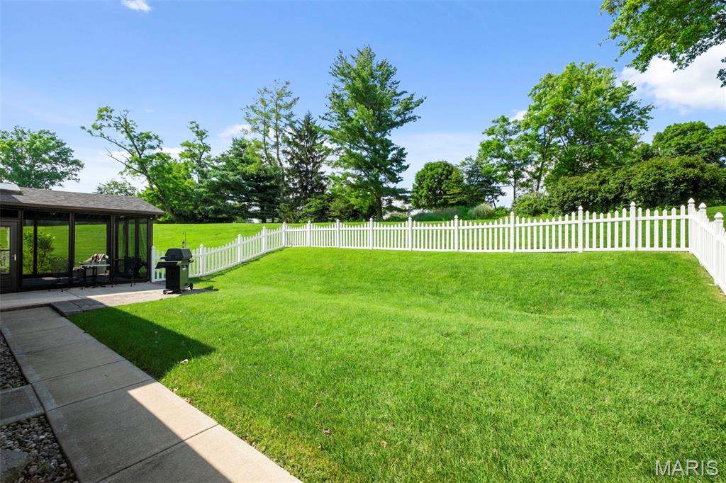 Creve Coeur, Missouri 63141, United States, 4 Bedrooms Bedrooms, ,4 BathroomsBathrooms,Residential,Pending,166414