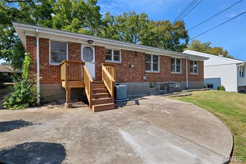 Tiny photo for 946 Abbeville Drive, St Louis, MO 63130 (MLS # 25070286)