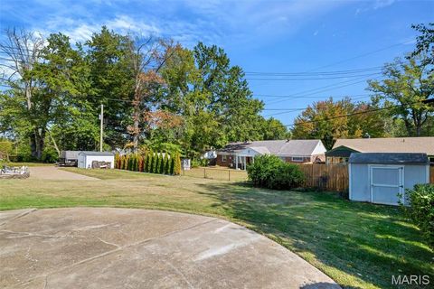 Tiny photo for 946 Abbeville Drive, St Louis, MO 63130 (MLS # 25070286)