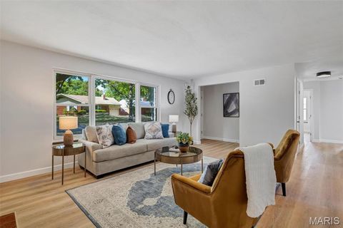 Tiny photo for 946 Abbeville Drive, St Louis, MO 63130 (MLS # 25070286)