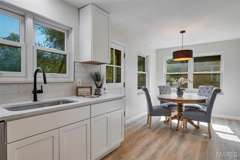 Tiny photo for 946 Abbeville Drive, St Louis, MO 63130 (MLS # 25070286)