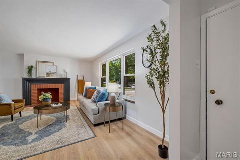 Tiny photo for 946 Abbeville Drive, St Louis, MO 63130 (MLS # 25070286)
