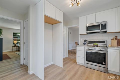 Tiny photo for 946 Abbeville Drive, St Louis, MO 63130 (MLS # 25070286)