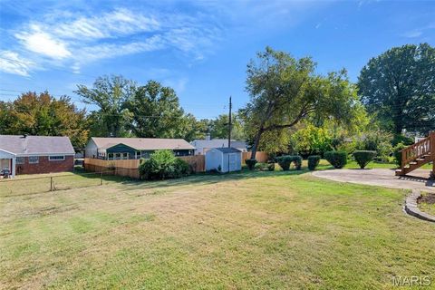 Tiny photo for 946 Abbeville Drive, St Louis, MO 63130 (MLS # 25070286)