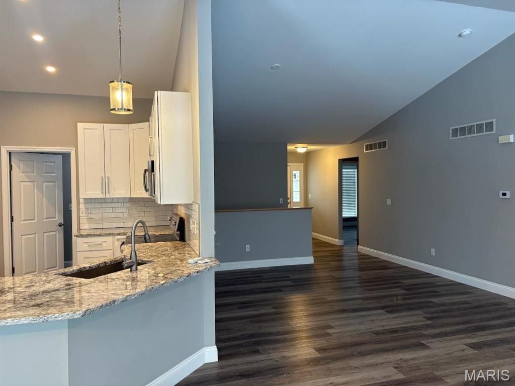 Photo of 12 Soenker Circle, St Peters, MO 63376 (MLS # 25079105)