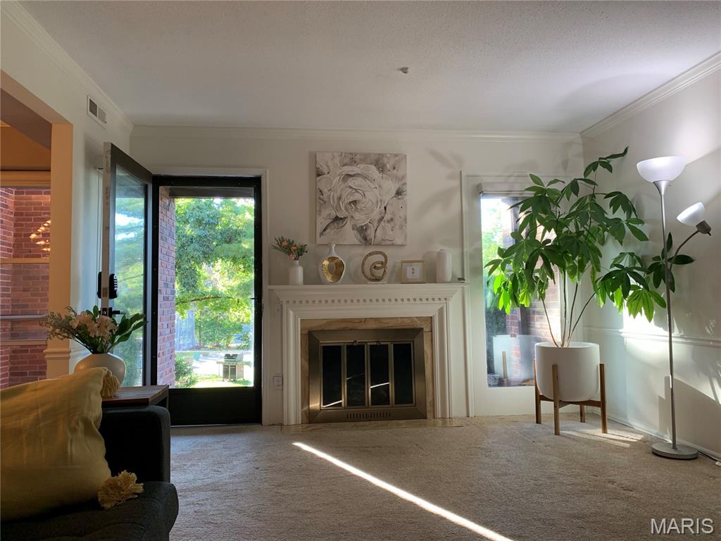 539 Coeur De Royale Drive 105