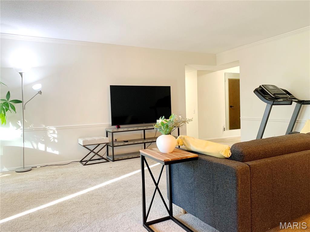 539 Coeur De Royale Drive 105