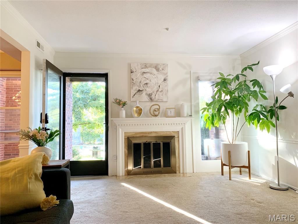 539 Coeur De Royale Drive 105