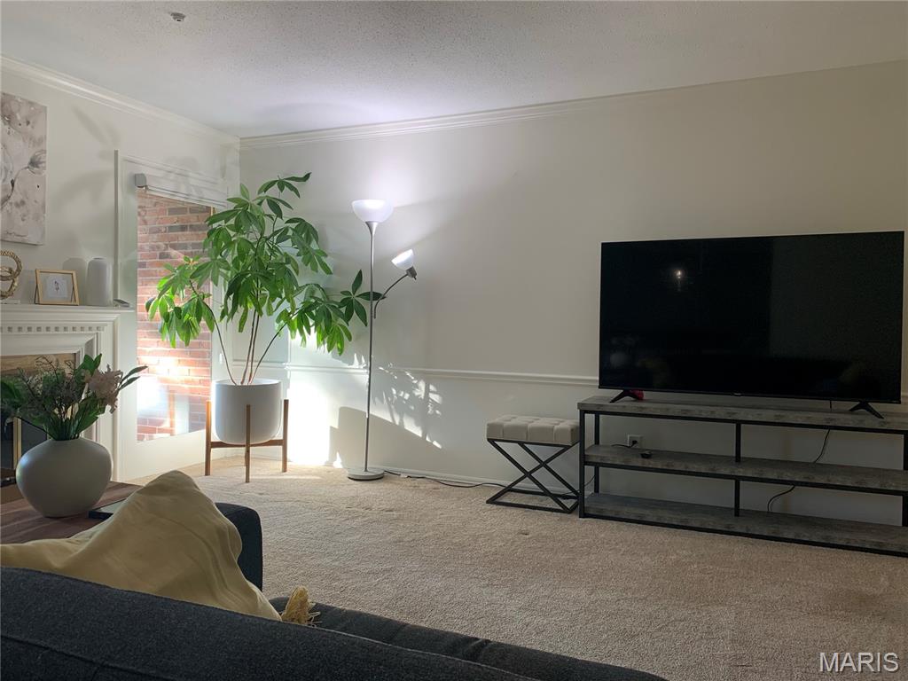 539 Coeur De Royale Drive 105