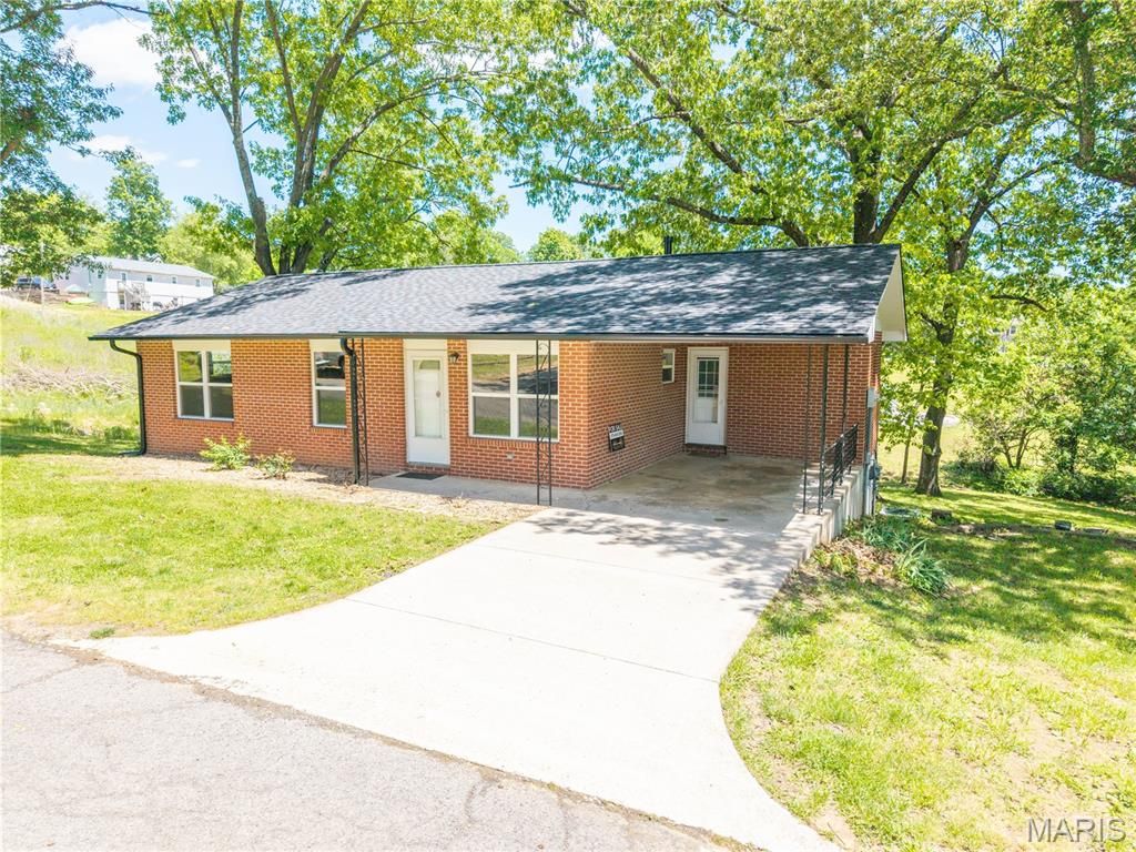 Photo of 206 Tippett Street, Marble Hill, MO 63764 (MLS # 26028704)