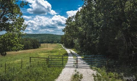 Tiny photo for 17197 Maries Road 318, Vienna, MO 65582 (MLS # 26037202)