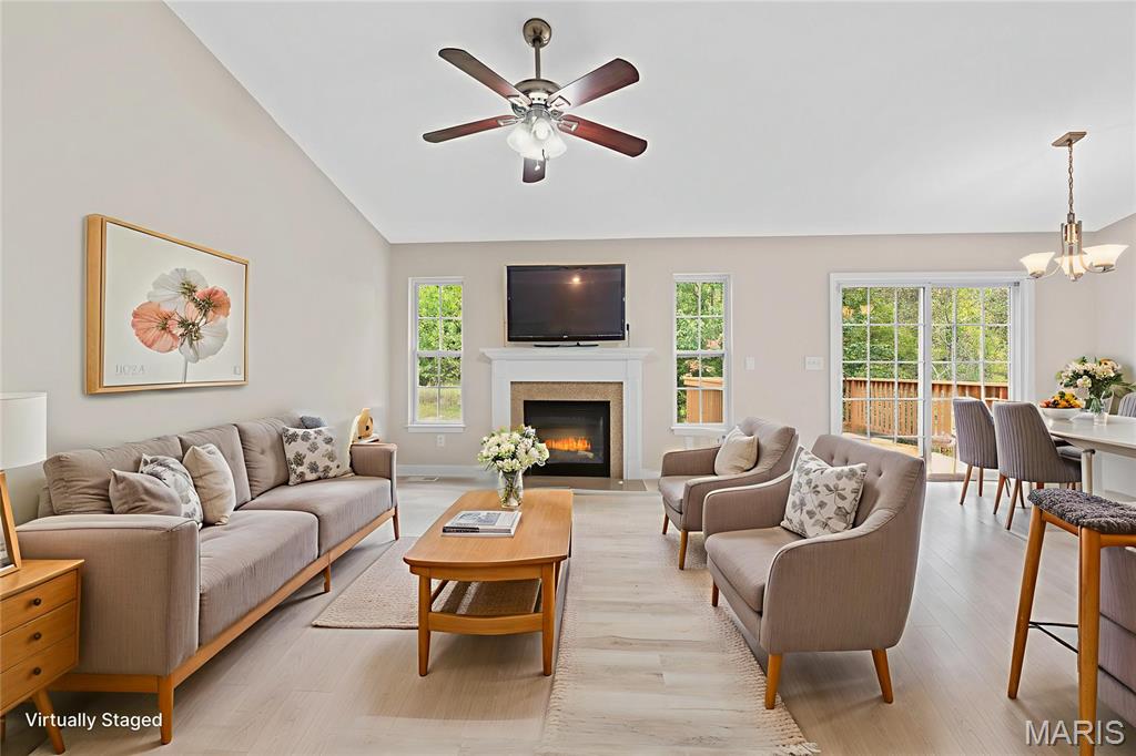 1121 Carraway Court