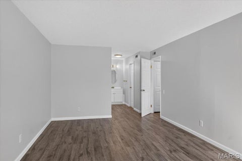 Tiny photo for 585 Coeur De Royale Drive #201, Creve Coeur, MO 63141 (MLS # 26053869)