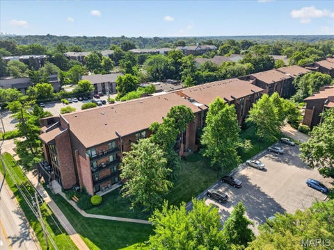 Tiny photo for 585 Coeur De Royale Drive #201, Creve Coeur, MO 63141 (MLS # 26053869)