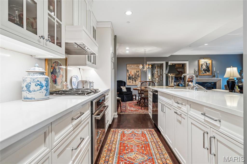 Park Plaza Residential Condo - Residential