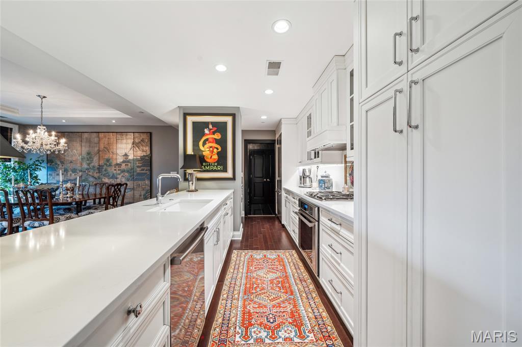 Park Plaza Residential Condo - Residential