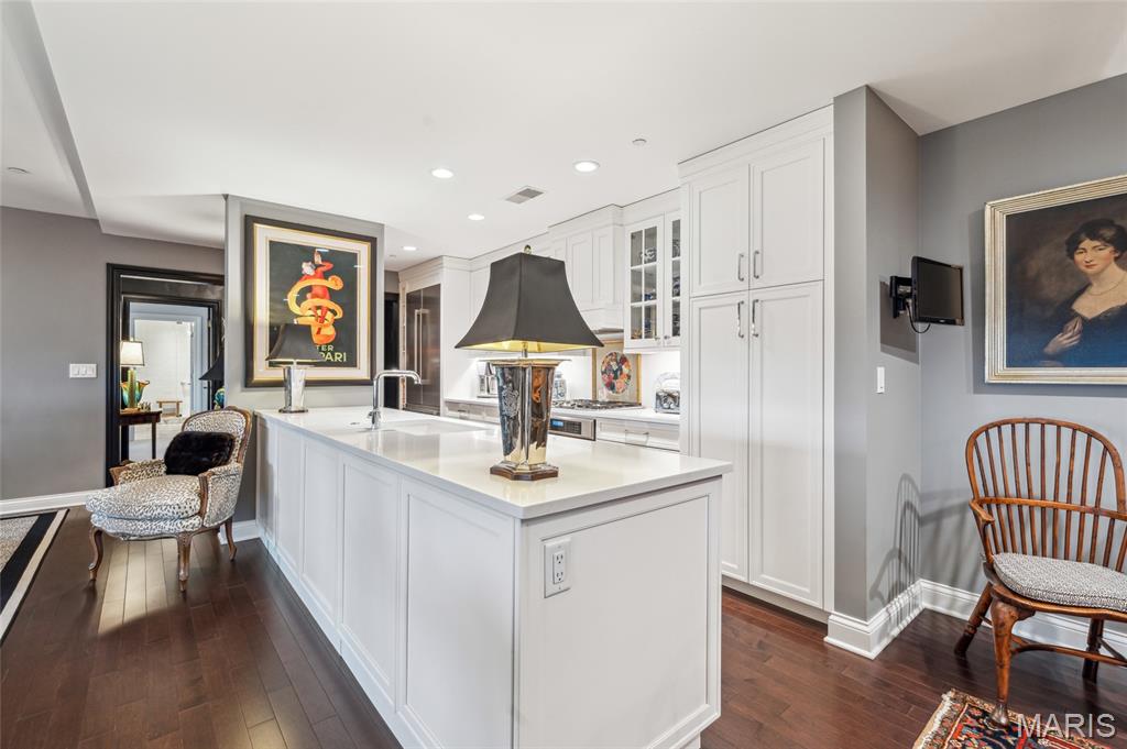 Park Plaza Residential Condo - Residential