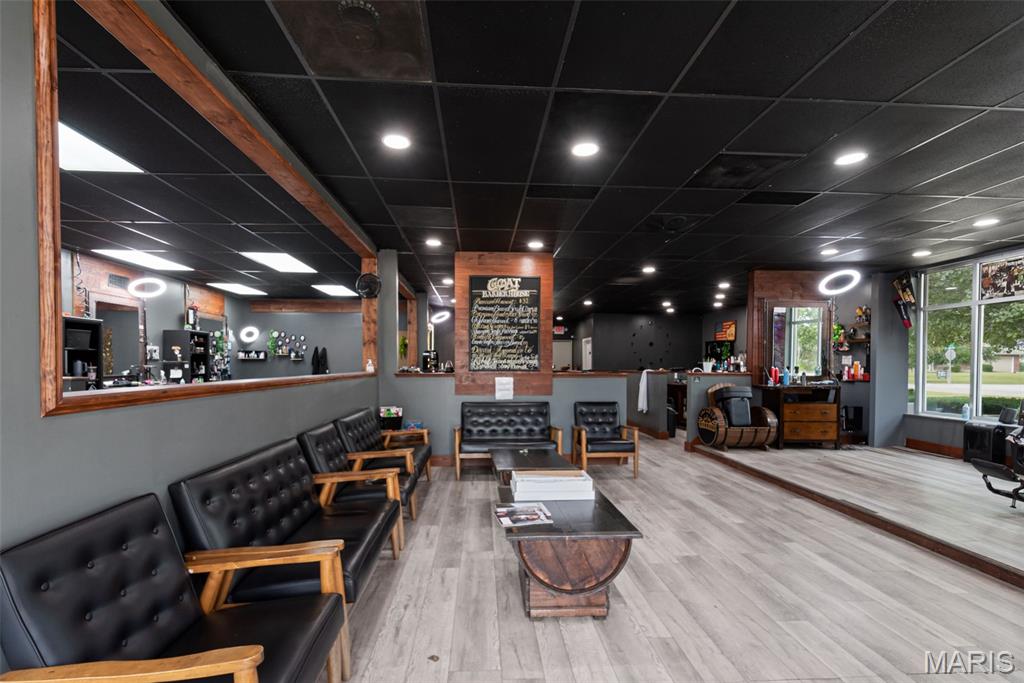 Baileys - Commercial Sale