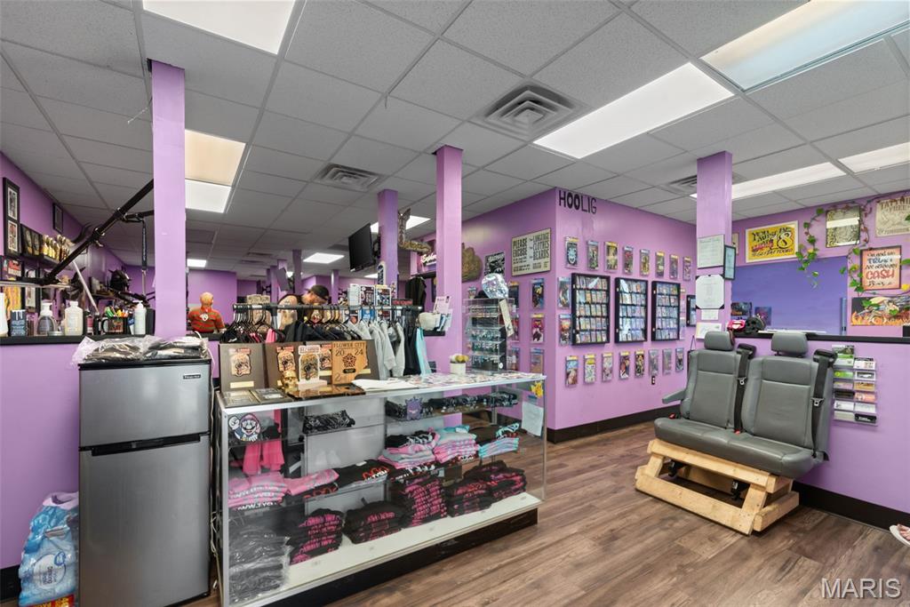 Baileys - Commercial Sale