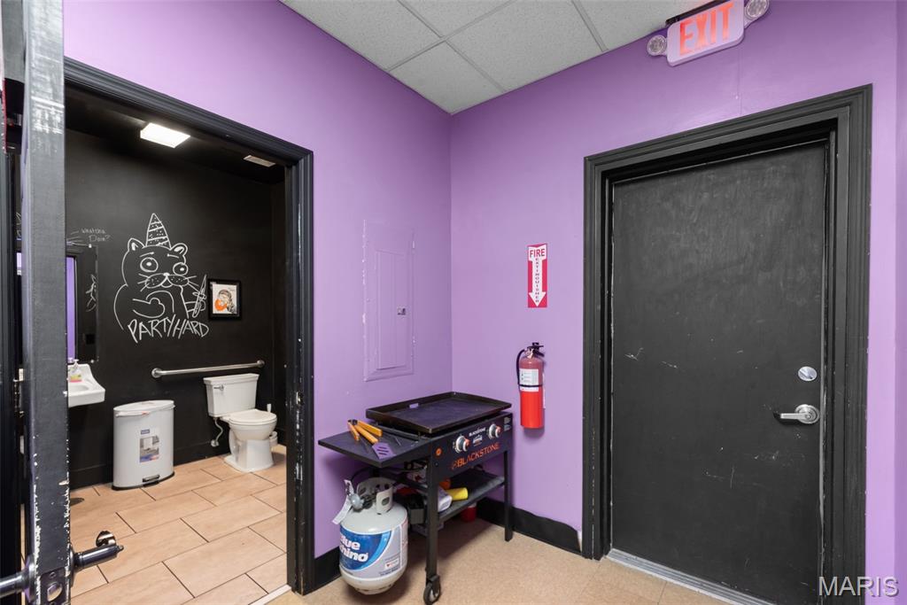 Baileys - Commercial Sale