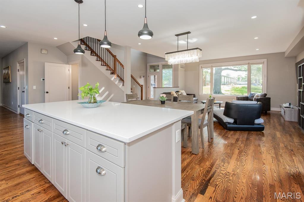 St Louis, Missouri 63109, United States, 4 Bedrooms Bedrooms, ,4 BathroomsBathrooms,Residential,Active,131484