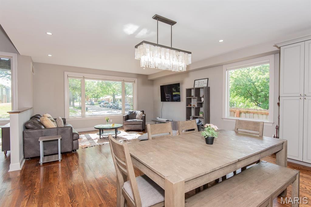 St Louis, Missouri 63109, United States, 4 Bedrooms Bedrooms, ,4 BathroomsBathrooms,Residential,Active,131484