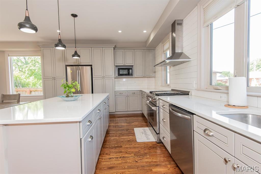 St Louis, Missouri 63109, United States, 4 Bedrooms Bedrooms, ,4 BathroomsBathrooms,Residential,Active,131484