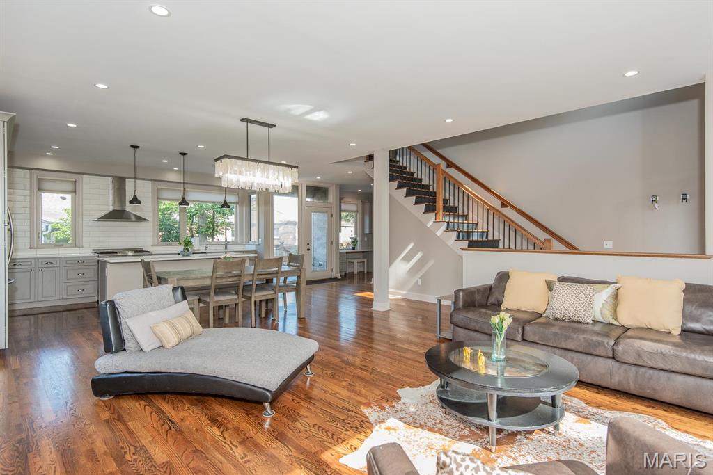 St Louis, Missouri 63109, United States, 4 Bedrooms Bedrooms, ,4 BathroomsBathrooms,Residential,Active,131484