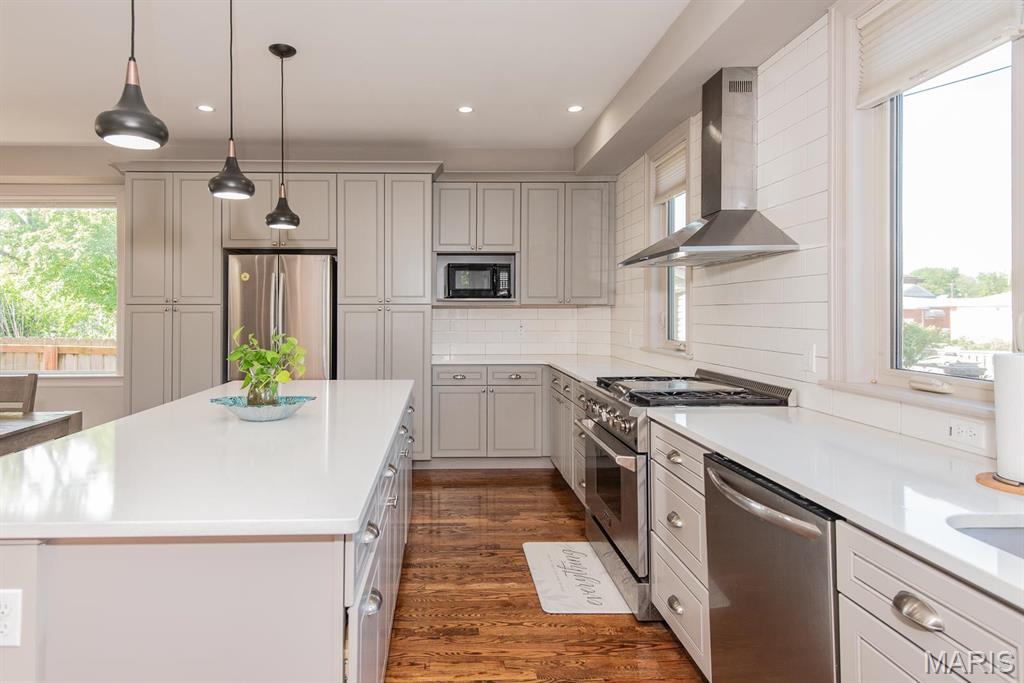 St Louis, Missouri 63109, United States, 4 Bedrooms Bedrooms, ,4 BathroomsBathrooms,Residential,Active,131484