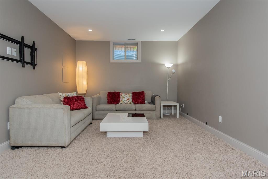 St Louis, Missouri 63109, United States, 4 Bedrooms Bedrooms, ,4 BathroomsBathrooms,Residential,Active,131484