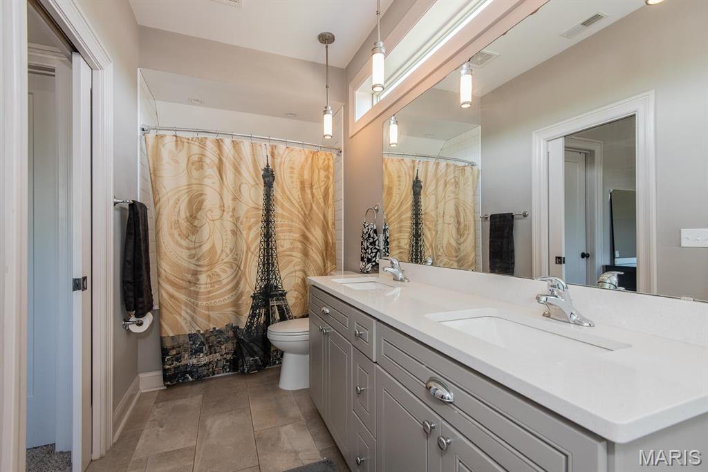 St Louis, Missouri 63109, United States, 4 Bedrooms Bedrooms, ,4 BathroomsBathrooms,Residential,Active,131484