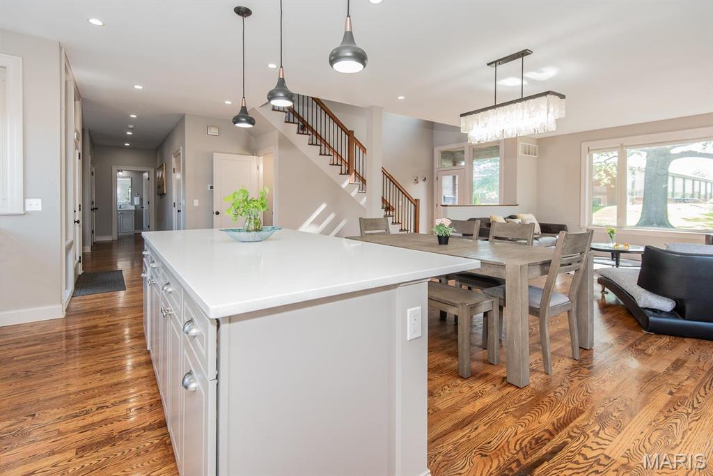 St Louis, Missouri 63109, United States, 4 Bedrooms Bedrooms, ,4 BathroomsBathrooms,Residential,Active,131484