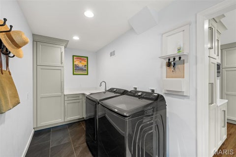 Tiny photo for 406 Magna Carta Drive, Creve Coeur, MO 63141 (MLS # 26052870)