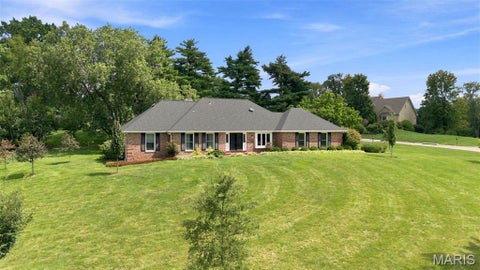 Photo of 406 Magna Carta Drive, Creve Coeur, MO 63141 (MLS # 26052870)