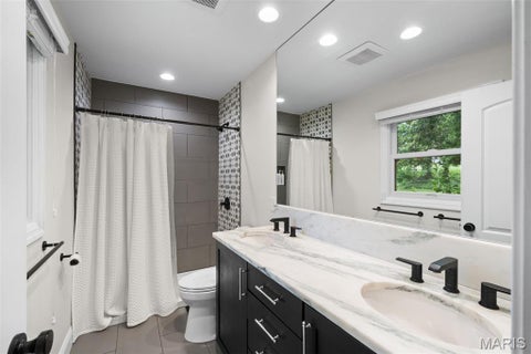 Tiny photo for 406 Magna Carta Drive, Creve Coeur, MO 63141 (MLS # 26052870)